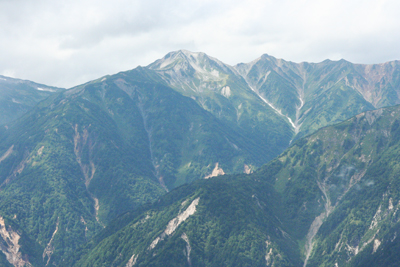 鷲羽岳とスバリ岳の写真