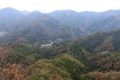 五山山山頂から見た鈴ヶ音峠方面の写真