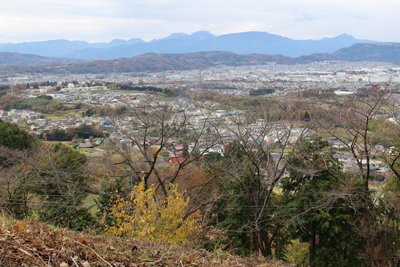 箱根の山々を望遠で見た写真