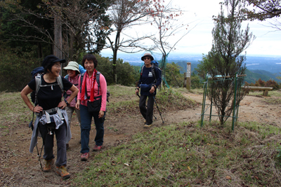 関八州見晴台で歩きはじめた写真