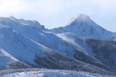 横岳と赤岳の写真
