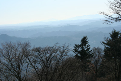 丹沢方面の山波の写真