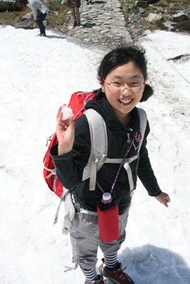 雪のボールを作ったＳちゃんの写真