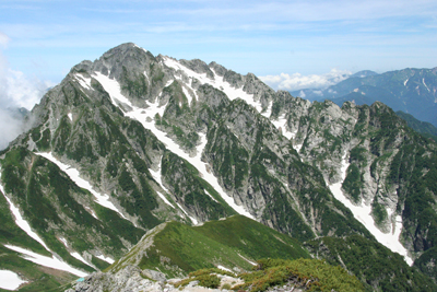 別山北峰から見た剣岳の写真