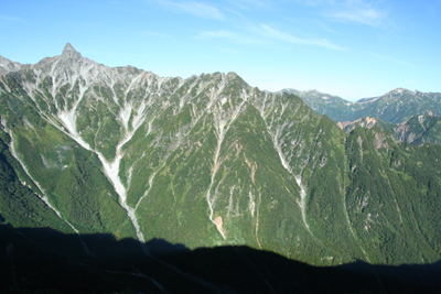 槍ヶ岳と北鎌尾根全体の写真