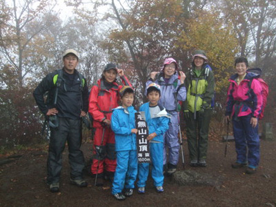 毛無山山頂での集合写真