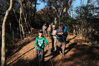白山山頂を後に歩きはじめた写真