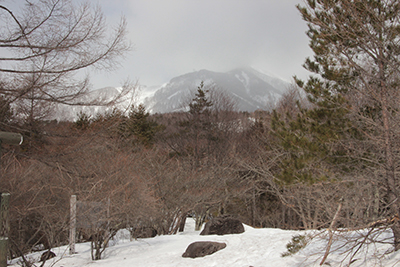 １日目の天女山から見た三ツ頭方面の写真