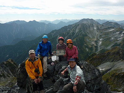 立山方面を背にして撮ってもらった集合写真