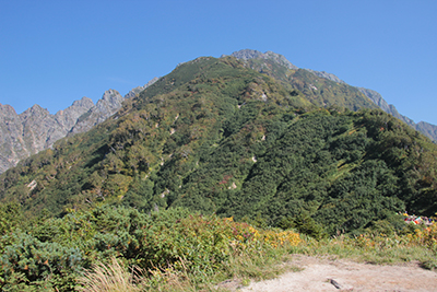 丸山から見た剱岳山頂の写真