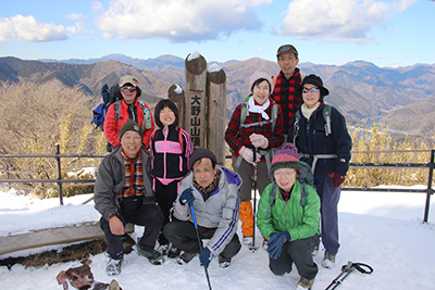 大野山山頂での集合写真