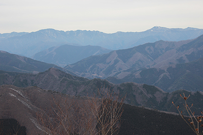 雲取山と飛龍山の写真