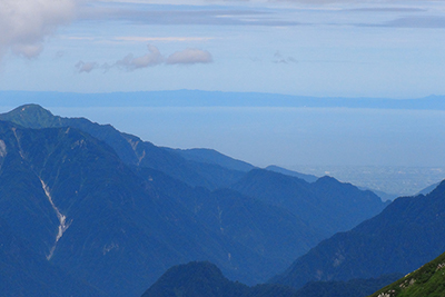こちらも富山湾と能登半島の写真