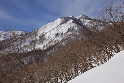 朝の棒立山