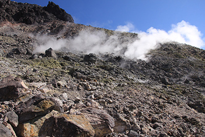 那須岳山腹の無間地獄の写真