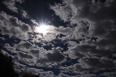 Ｙ君が写した雲と太陽の写真