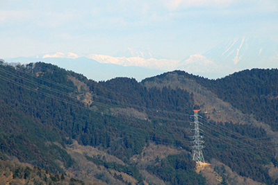 遠くに見えた日光方面の山の写真
