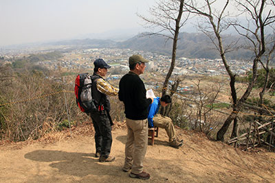最後の竜王ピークで休憩している写真