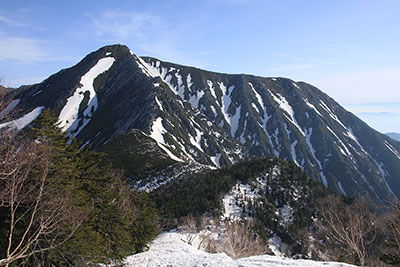 2592mピークから見た常念岳の写真