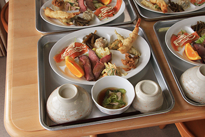 温泉小屋の夕食の写真