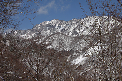 朝の女峰山の写真