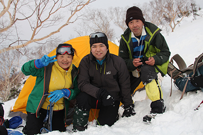 テント場での集合写真