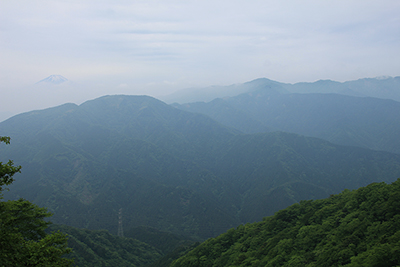 三ノ塔、塔ノ岳と富士山の写真