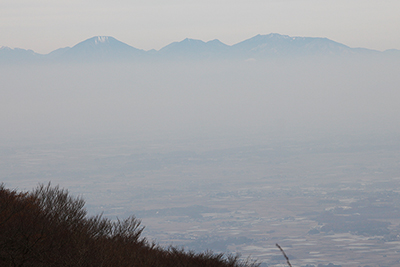 御幸ヶ原から見た日光の男体山、女峰山方面の写真