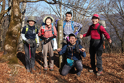 権現山山頂での集合写真