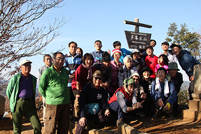 多峰主山山頂での集合写真