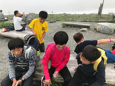 Iさんが撮影した休憩中の子どもたちの写真