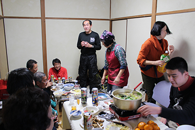盛り上がってきた忘年会の写真