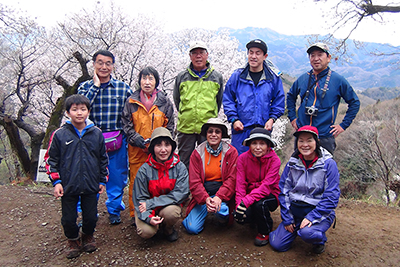 鐘撞堂山山頂での集合写真