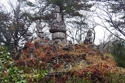 羅漢山山頂の大きな羅漢の写真