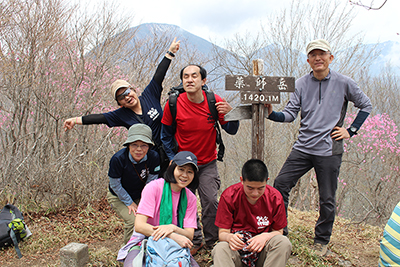 薬師岳山頂での集合写真