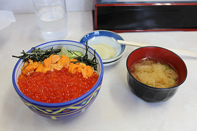 うに・いくら丼の写真