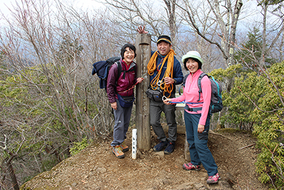 四阿山山頂での集合写真