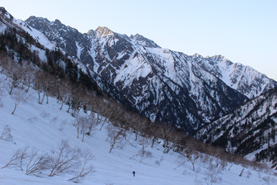 早朝の北穂高岳～西穂高岳までの写真