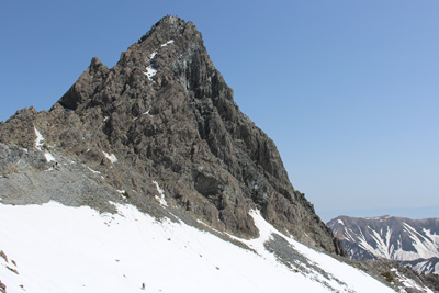 槍ヶ岳山荘から見た槍ヶ岳の写真