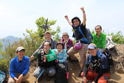 鬼ヶ岳山頂での集合写真