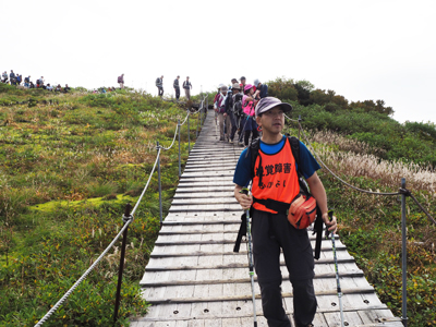 Iさんが撮影した弥山から下山開始したFさんの写真