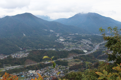 百蔵山と扇山の写真