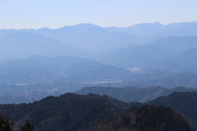 雲取山と飛龍山の写真