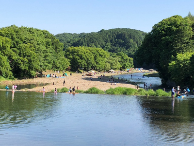 鹿台橋から見た高麗川の写真