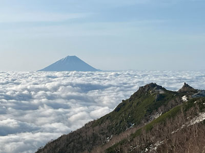 富士山と薬師岳の写真