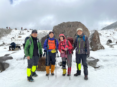 室堂での４人の集合写真