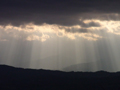 弘法山で見た光のカーテンの写真にリンク