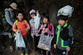 登山道のゴミを拾った子どもたちの写真にリンク